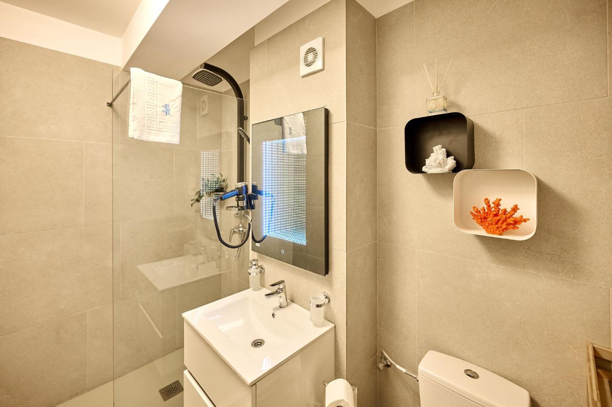 Alma Apartment In Infinity Beach Resort - Parking Mamaia Ngoại thất bức ảnh
